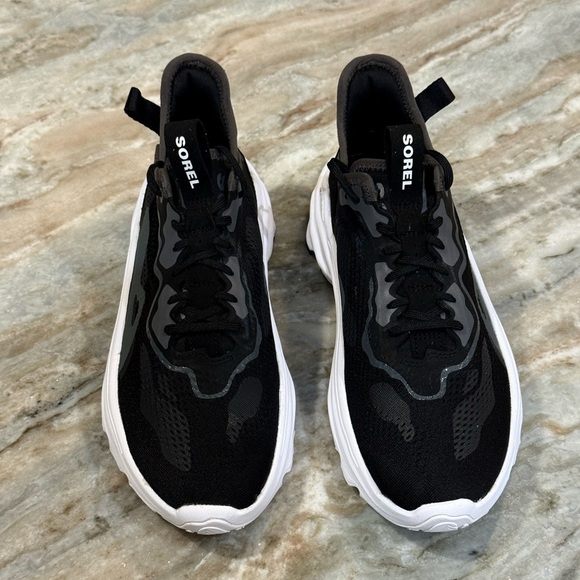 Women’s SOREL Kinetic Breakthru Day Lace Up sneakers- Black/white. Size 9.5 - Picture 3 of 10